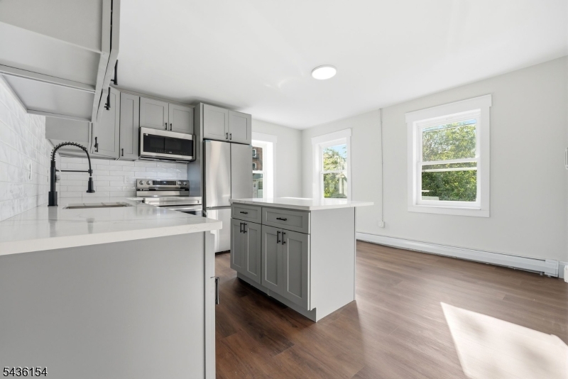60 Brainard St Property Photo 21