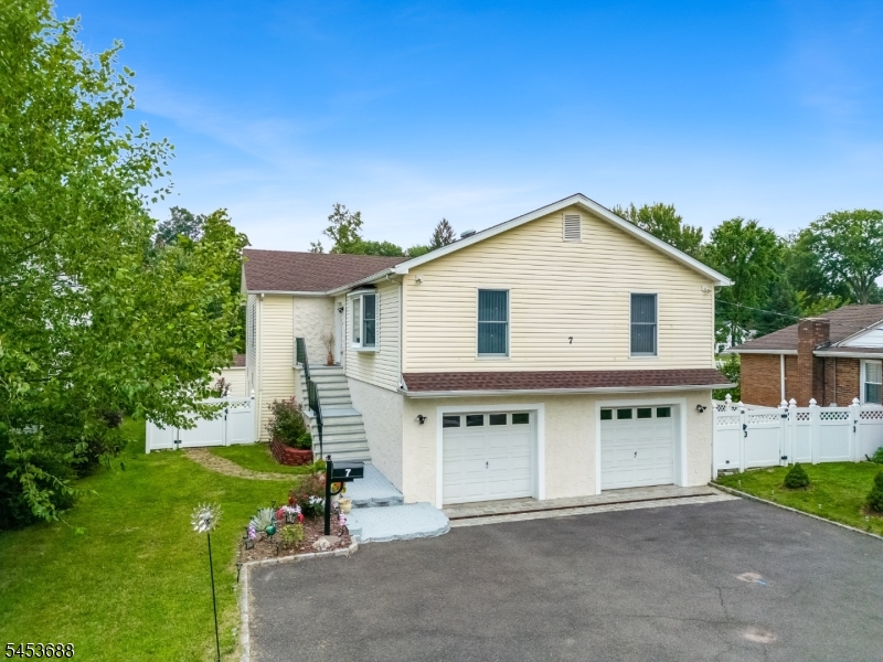 7 Henoch Ave Property Photo 3