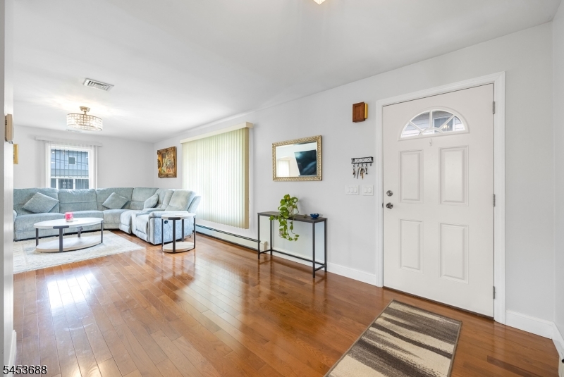 7 Henoch Ave Property Photo 7