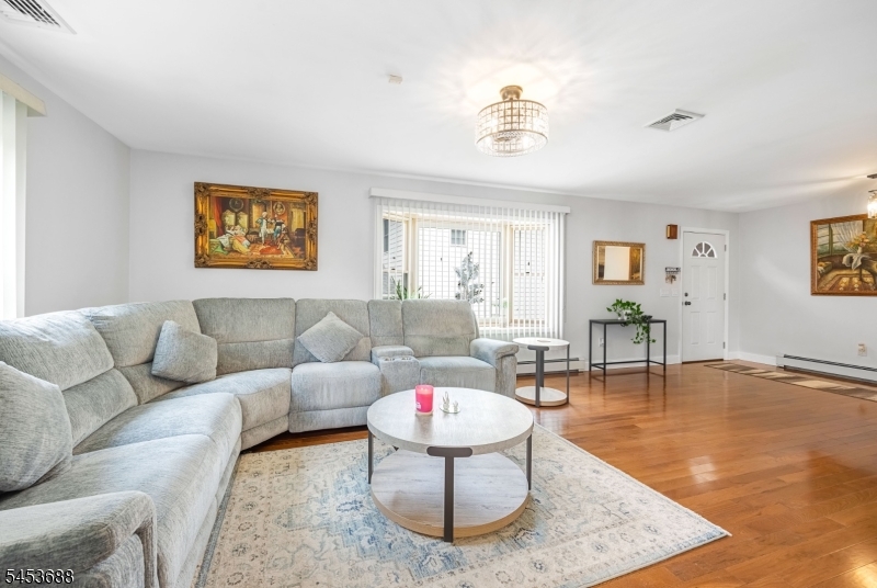 7 Henoch Ave Property Photo 9