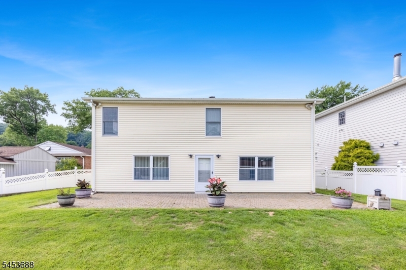 7 Henoch Ave Property Photo 32