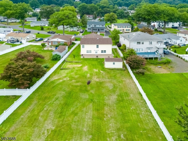 7 Henoch Ave Property Photo 40