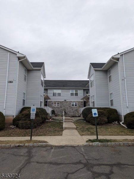 316 Ventnor Ct Property Photo 2