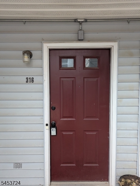 316 Ventnor Ct Property Photo 3