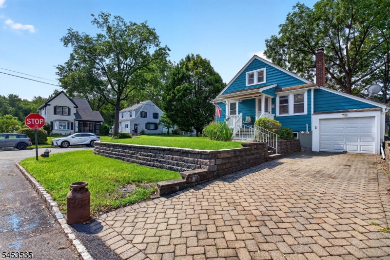 1 Perry Pl Property Photo 1