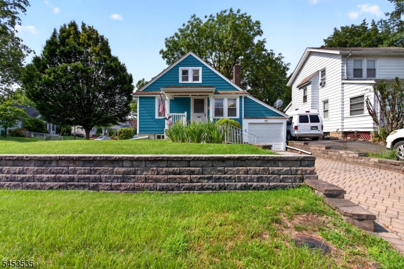 1 Perry Pl Property Photo 2