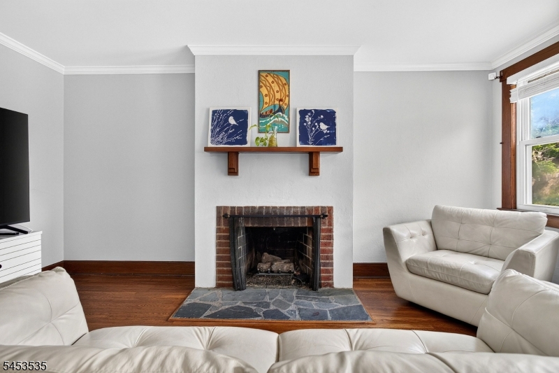 1 Perry Pl Property Photo 6