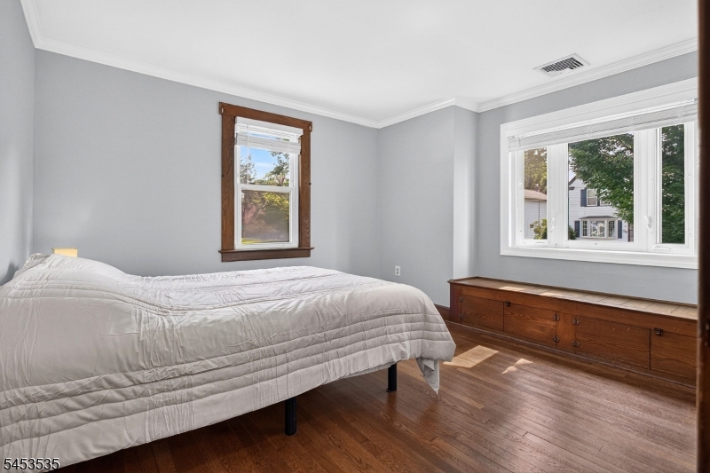 1 Perry Pl Property Photo 8