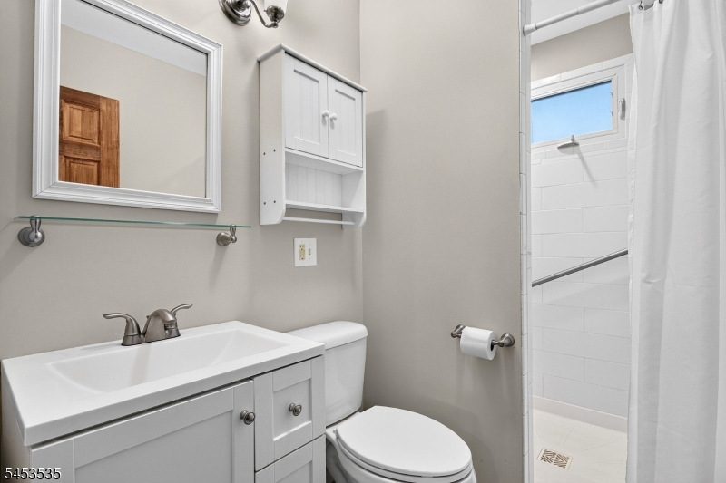 1 Perry Pl Property Photo 10