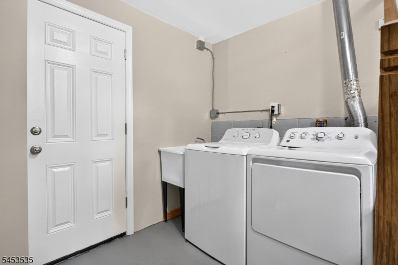 1 Perry Pl Property Photo 22