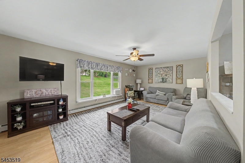 55 Davis Rd Property Photo 15