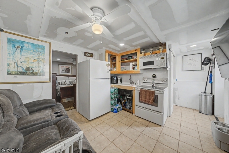 55 Davis Rd Property Photo 38