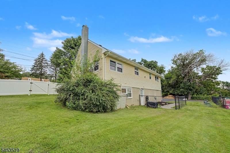 55 Davis Rd Property Photo 40