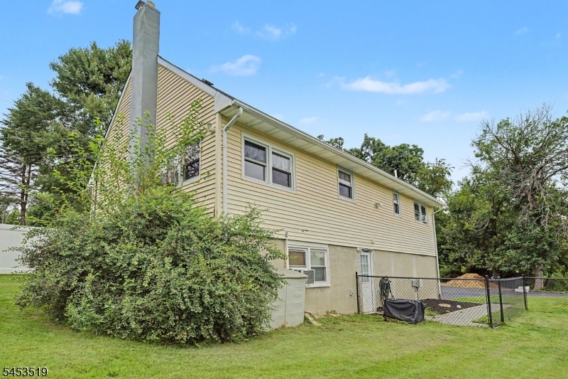 55 Davis Rd Property Photo 41
