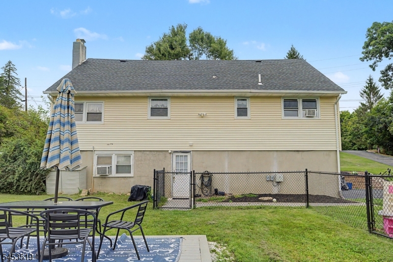 55 Davis Rd Property Photo 45