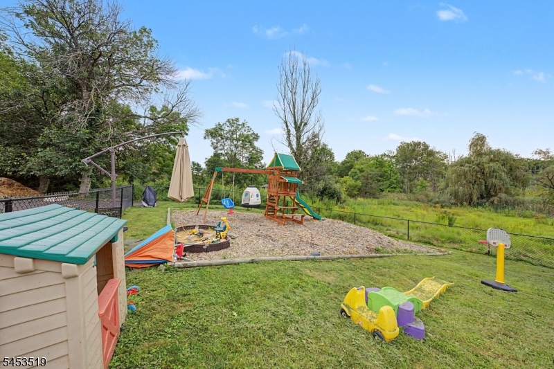55 Davis Rd Property Photo 46