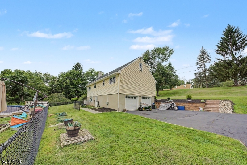 55 Davis Rd Property Photo 47