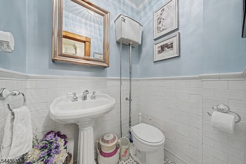 11 Willow St Property Photo 21