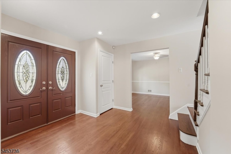 6 King Arthurs Ct Property Photo 3