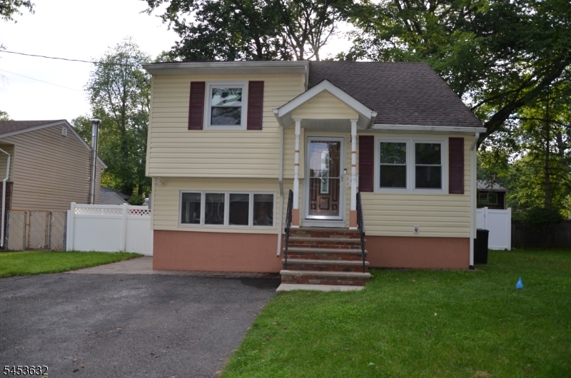 38 Auburn Rd Property Photo 1