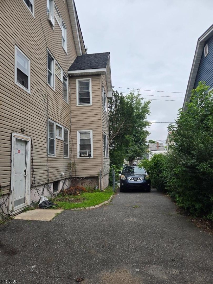 13 Fuller Pl Property Photo 4