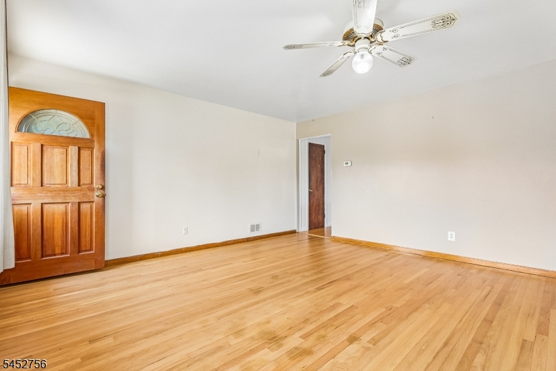 124 Sonora Ave Property Photo 3