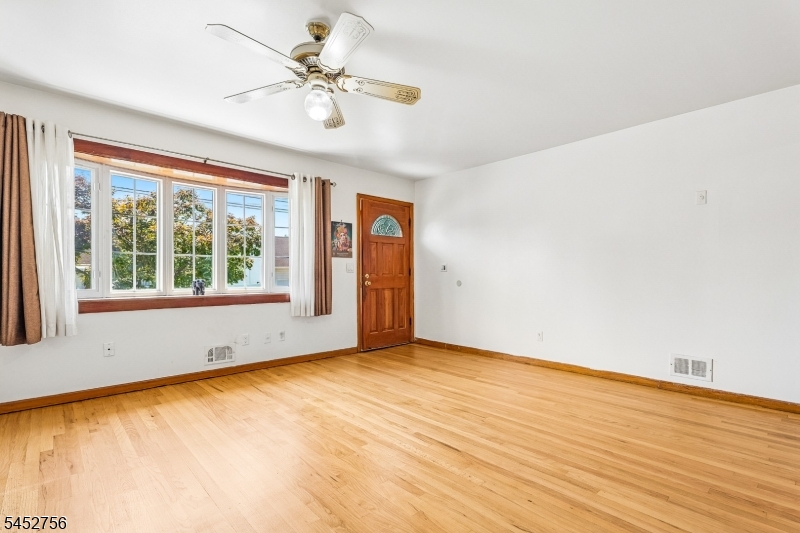 124 Sonora Ave Property Photo 4