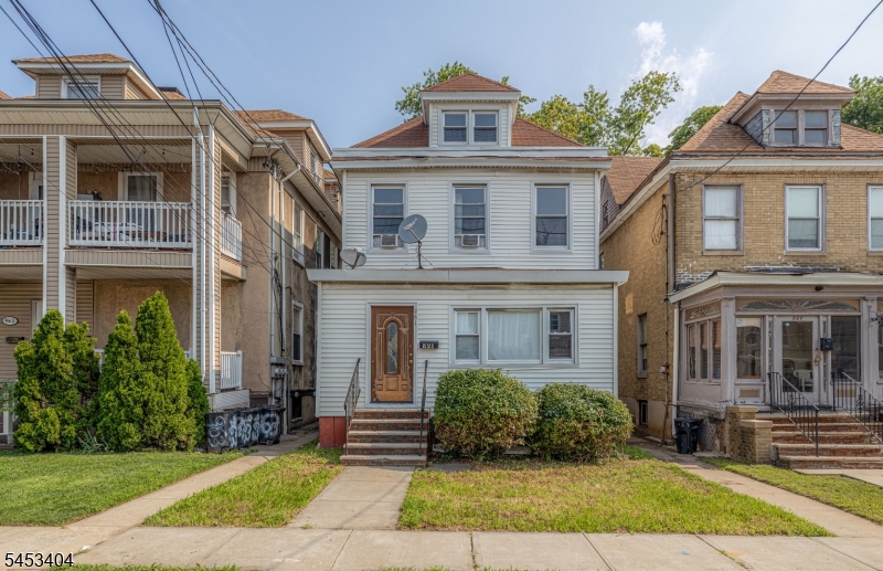 961 Lafayette St Property Photo 1