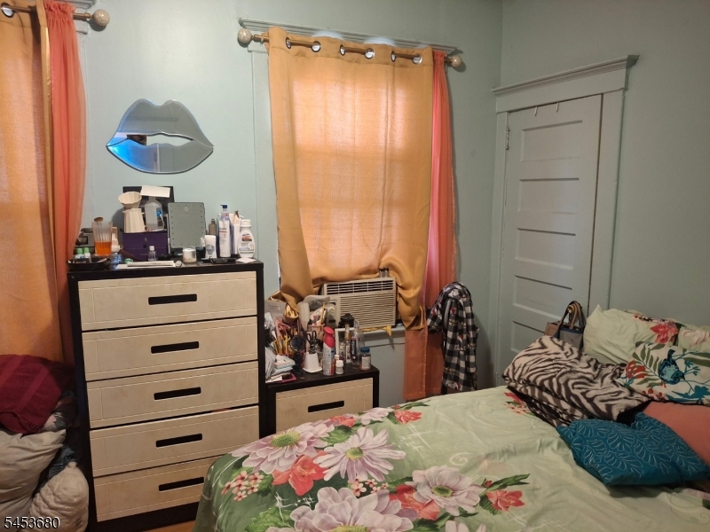 554 Norwood St Property Photo 3