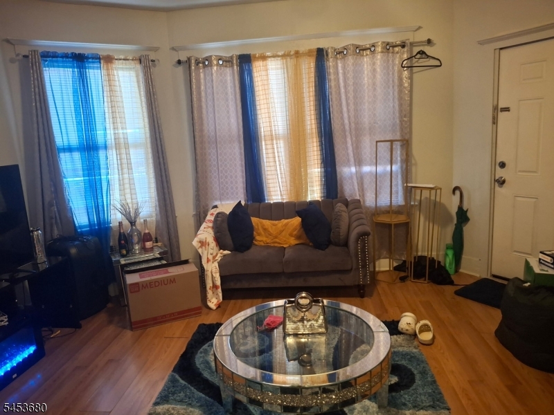 554 Norwood St Property Photo 5