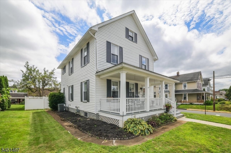 33 State St Property Photo 4