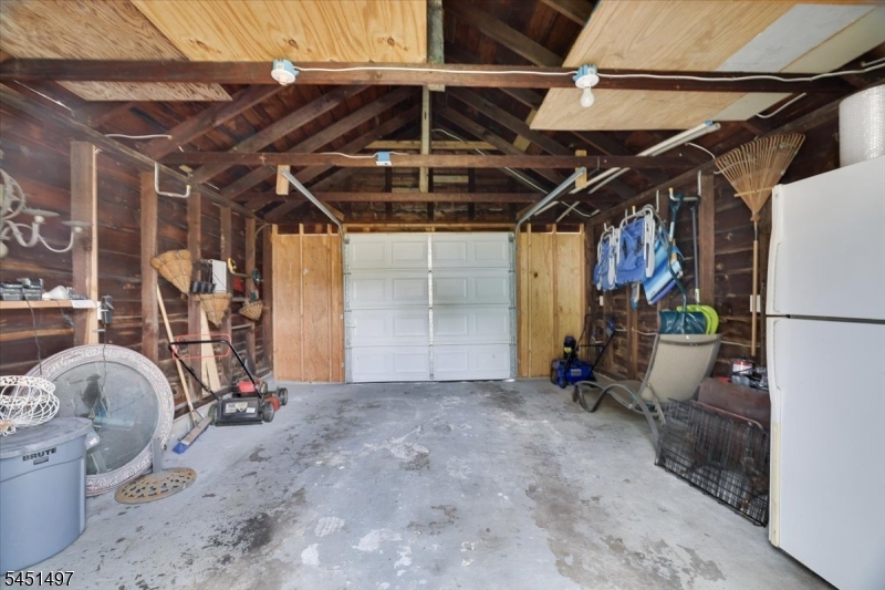 33 State St Property Photo 16