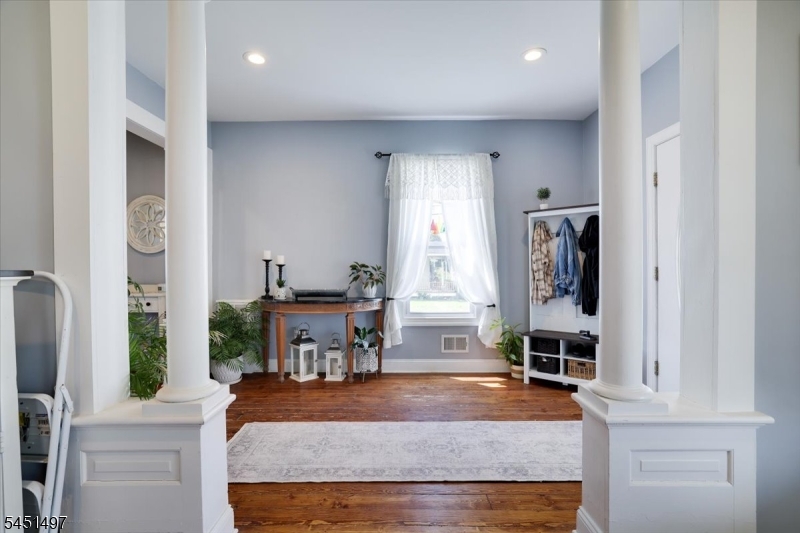 33 State St Property Photo 18