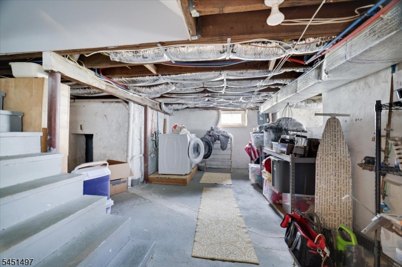 33 State St Property Photo 48