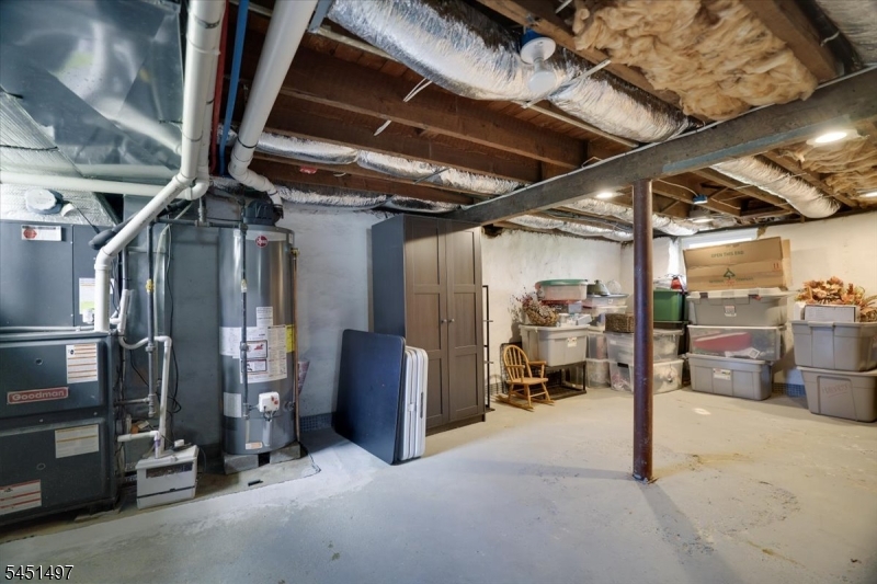 33 State St Property Photo 49