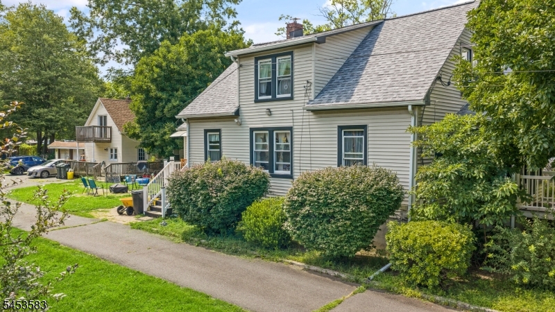 192 Deans Ln