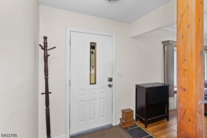 752 Park Ave Property Photo 9