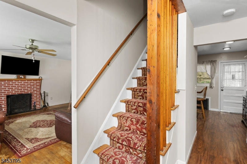752 Park Ave Property Photo 10