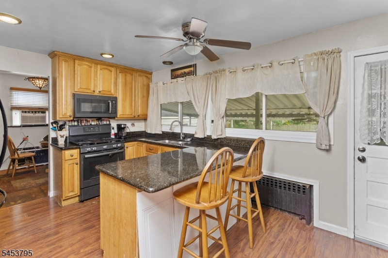 752 Park Ave Property Photo 16