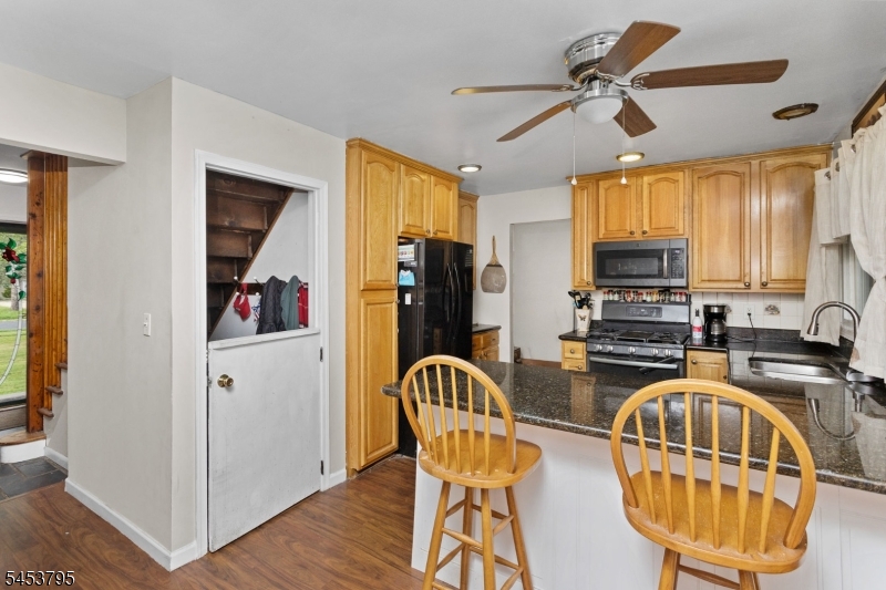 752 Park Ave Property Photo 17