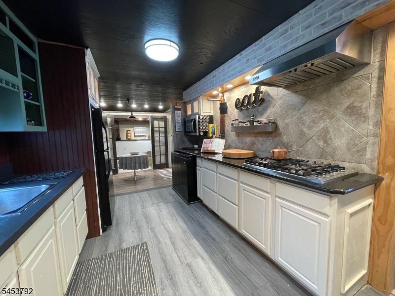 61 Travelo Dr Property Photo 13