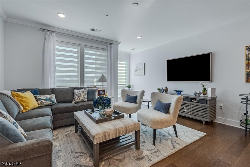 3 Vanderbilt Blvd 209 Property Photo 11