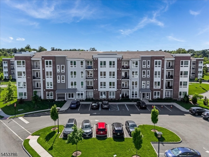 3 Vanderbilt Blvd 209 Property Photo 33