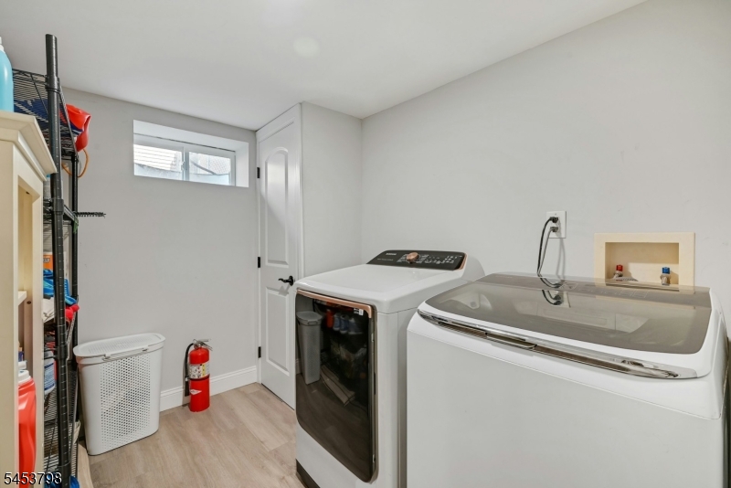 40 Scott Ter Property Photo 10
