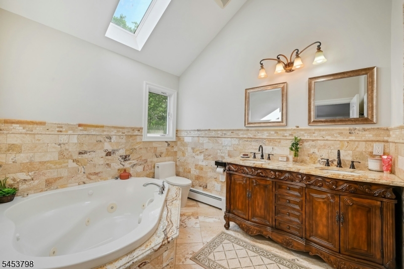 40 Scott Ter Property Photo 24