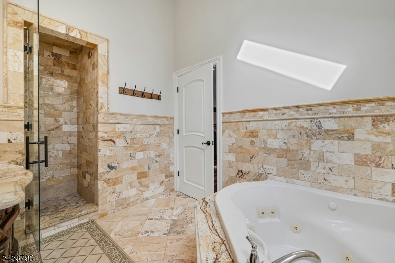 40 Scott Ter Property Photo 25