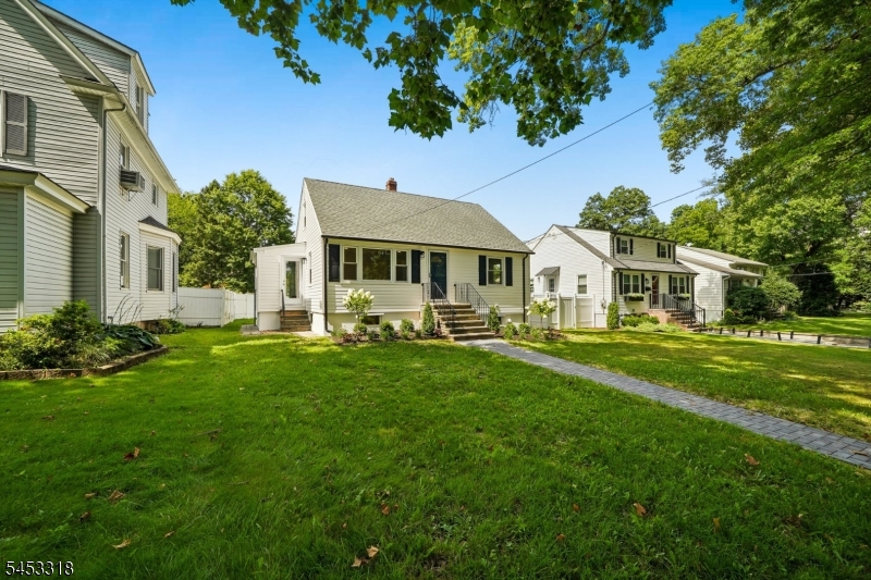 69 Broad St Property Photo 2