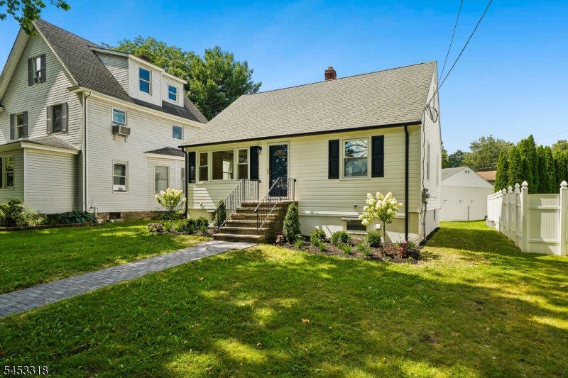 69 Broad St Property Photo 3