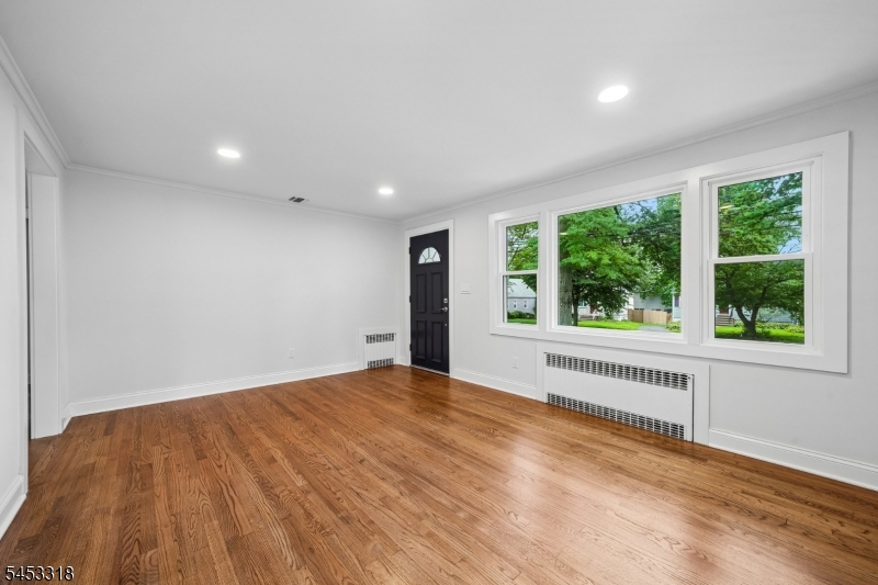 69 Broad St Property Photo 10