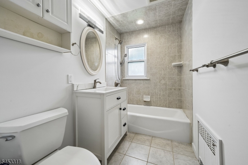 69 Broad St Property Photo 18